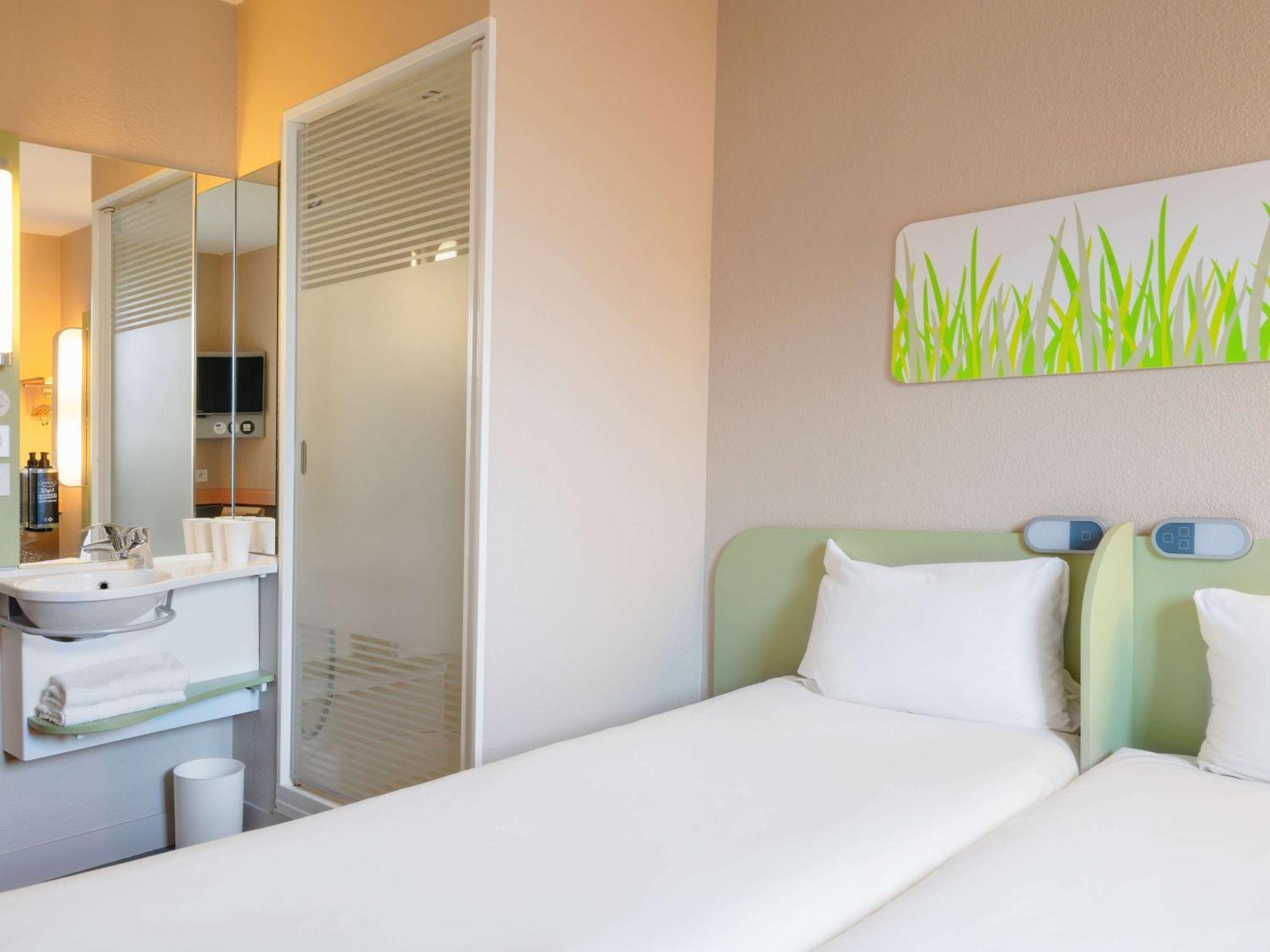 Ibis Budget Manosque Cadarache Exteriör bild