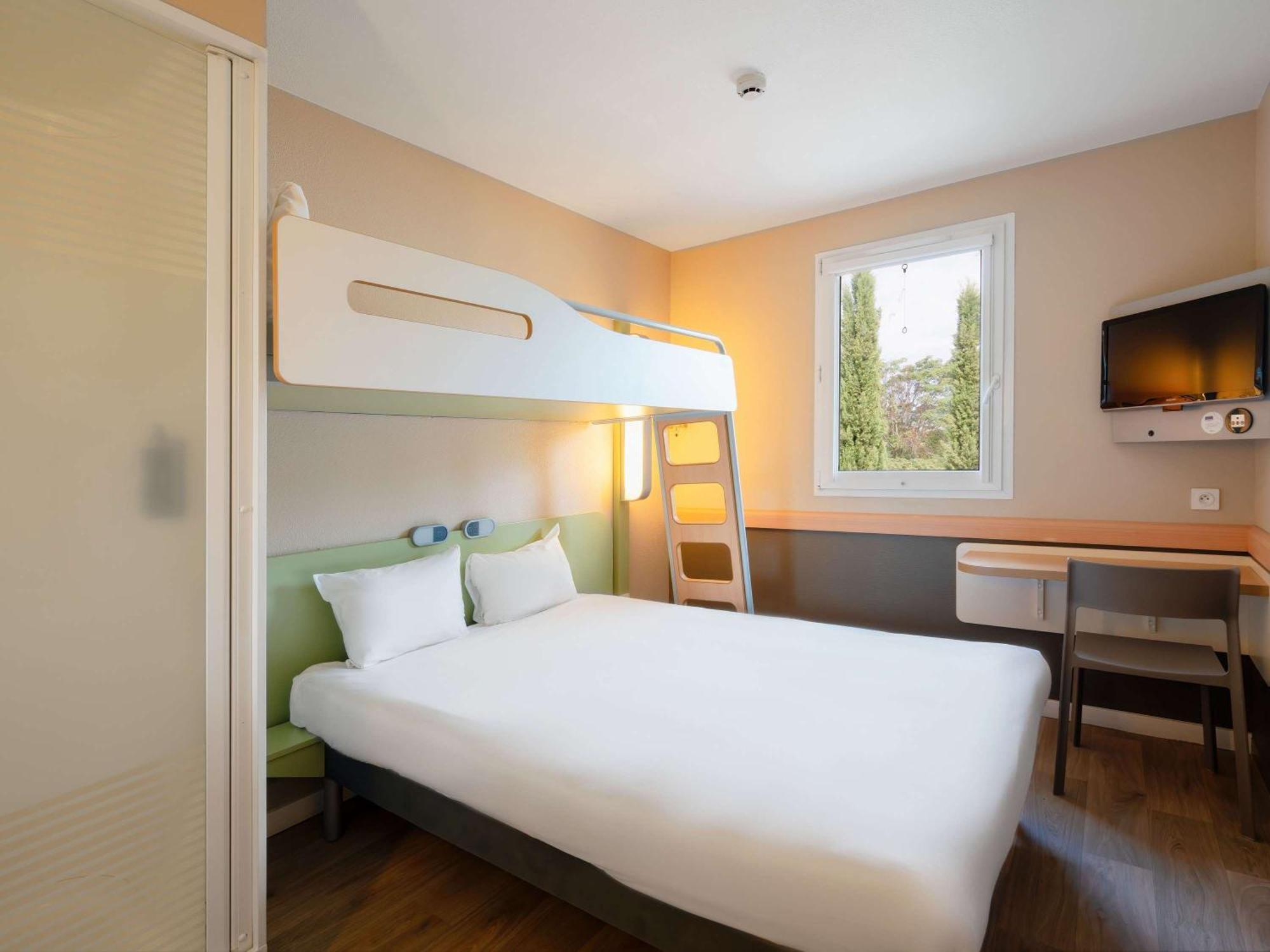 Ibis Budget Manosque Cadarache Exteriör bild