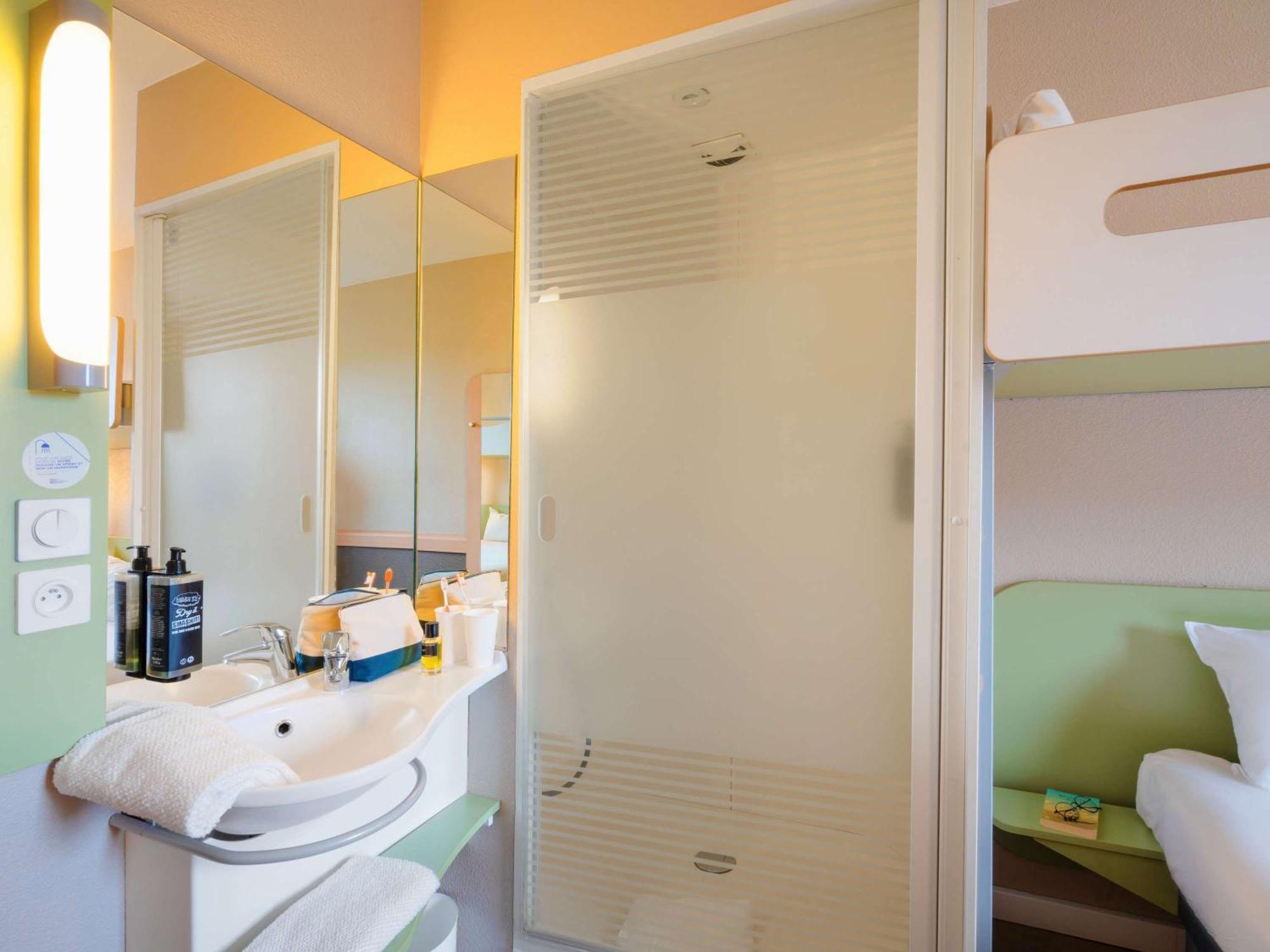 Ibis Budget Manosque Cadarache Exteriör bild