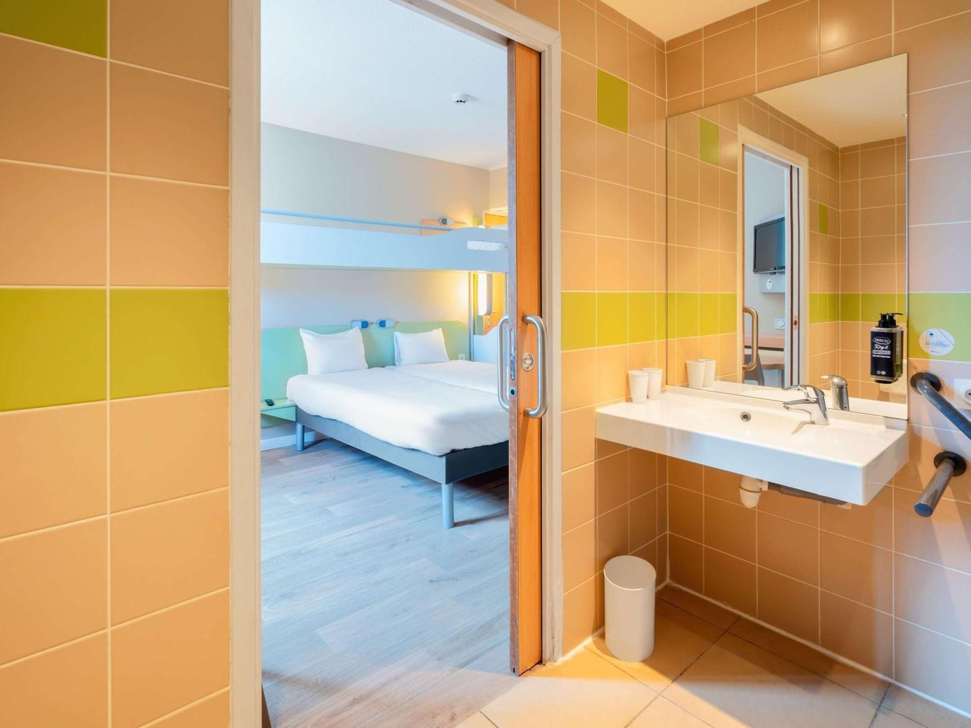 Ibis Budget Manosque Cadarache Exteriör bild