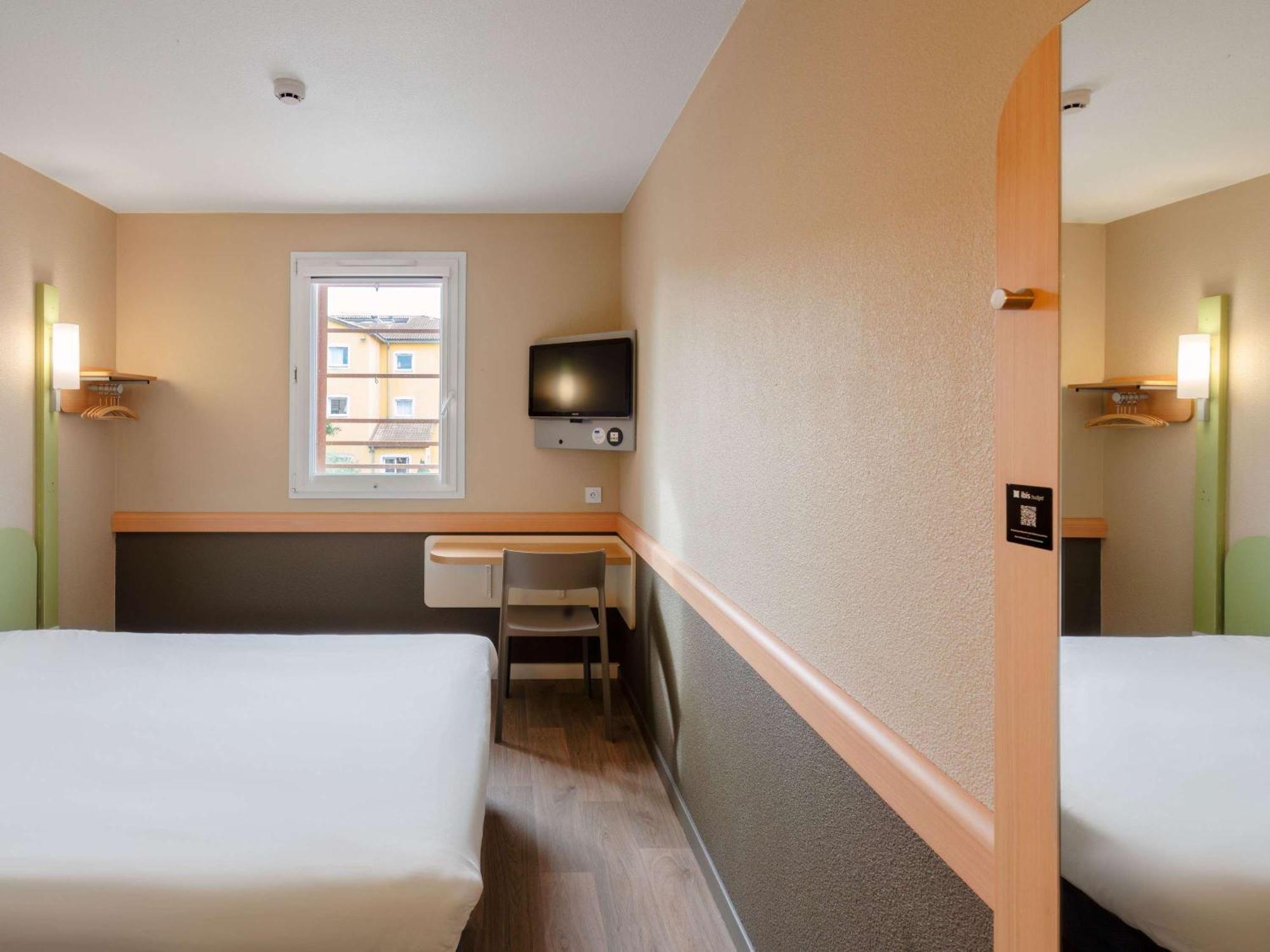 Ibis Budget Manosque Cadarache Exteriör bild