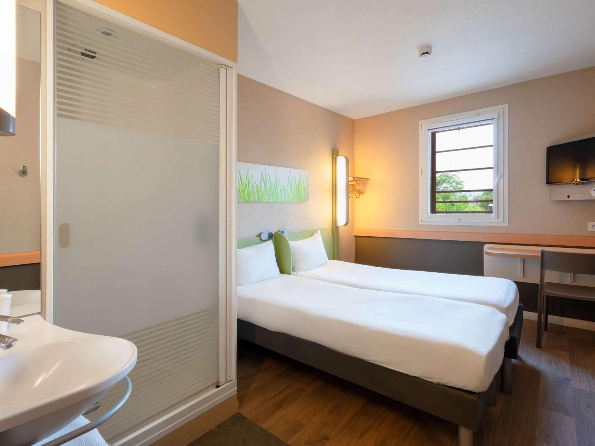 Ibis Budget Manosque Cadarache Exteriör bild