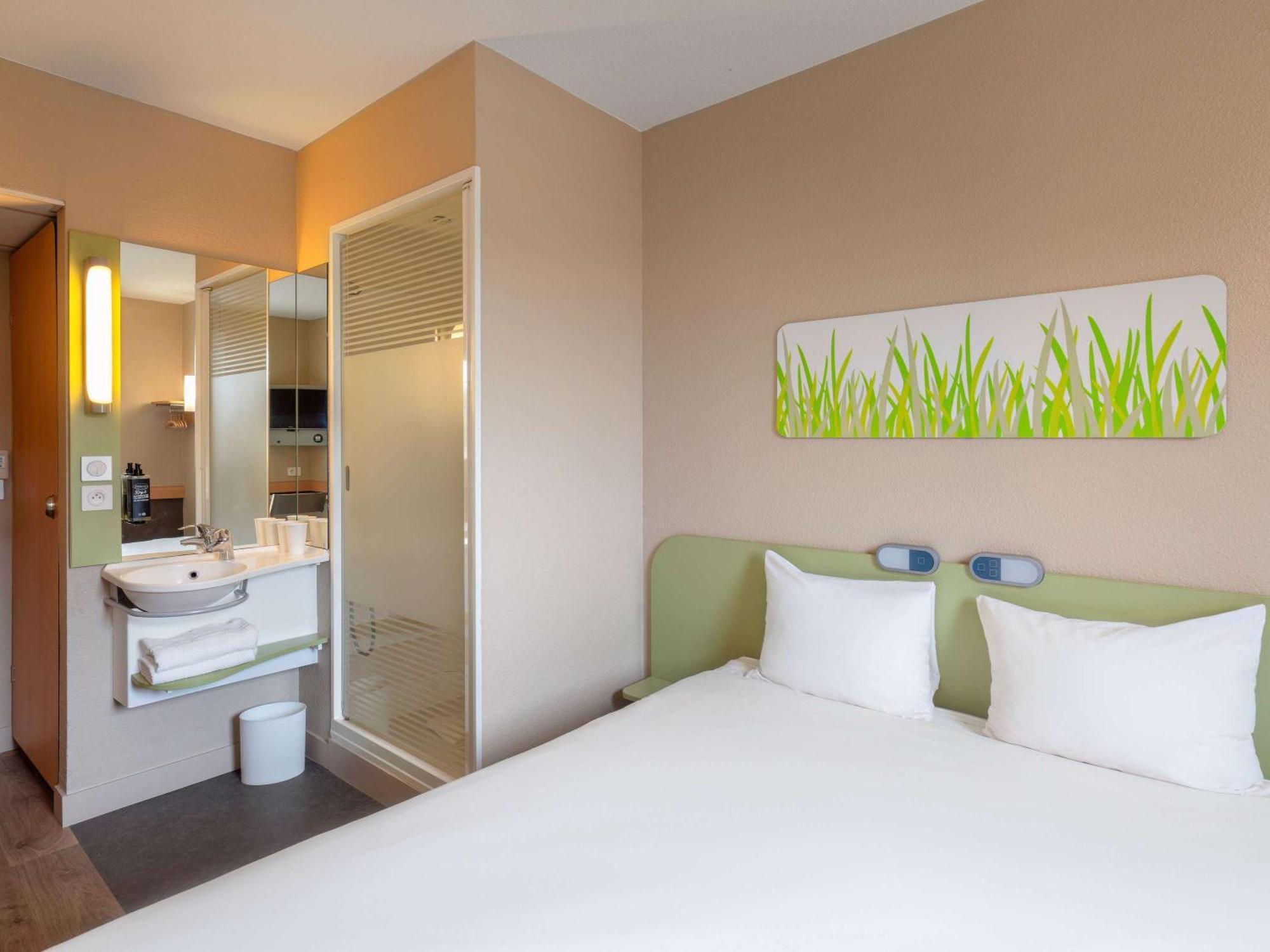 Ibis Budget Manosque Cadarache Exteriör bild