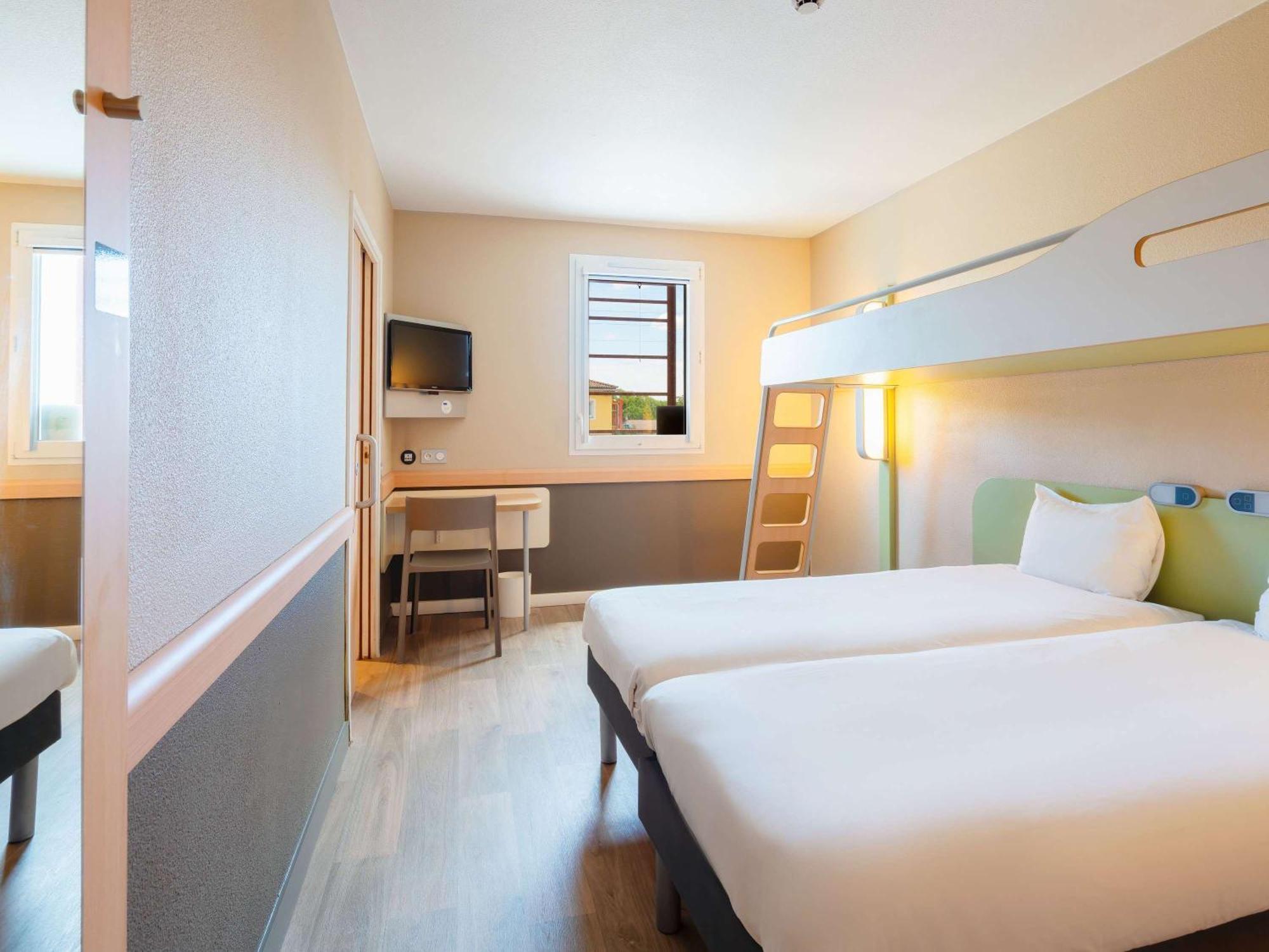 Ibis Budget Manosque Cadarache Exteriör bild