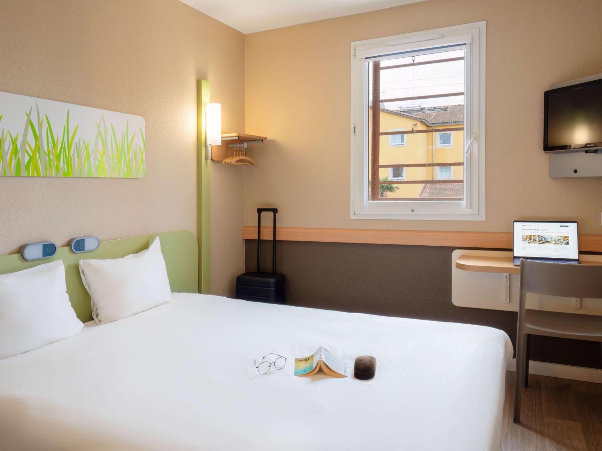 Ibis Budget Manosque Cadarache Exteriör bild