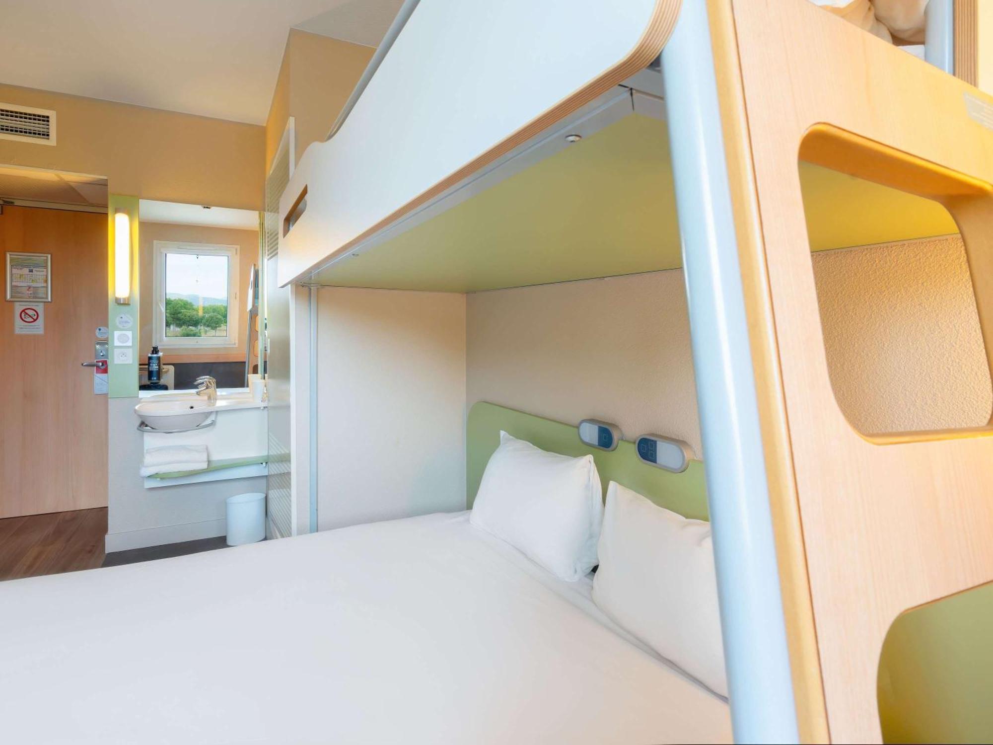 Ibis Budget Manosque Cadarache Exteriör bild