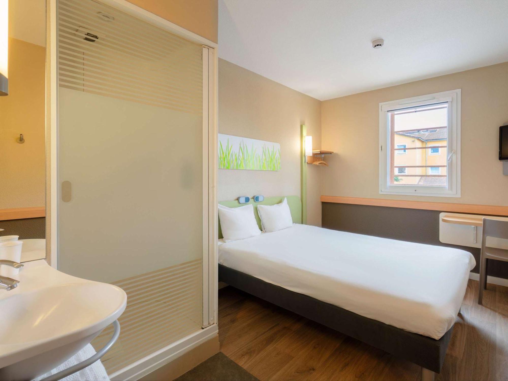 Ibis Budget Manosque Cadarache Exteriör bild